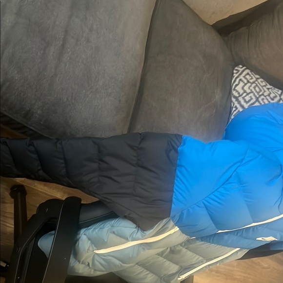 Nike Two-Tone Blue and Gray Jacket - Picture 3 of 4